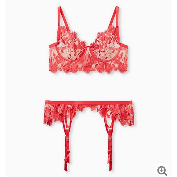 Torrid Bra & Garter Belt Raspberry Pink Set - Picture 4 of 9